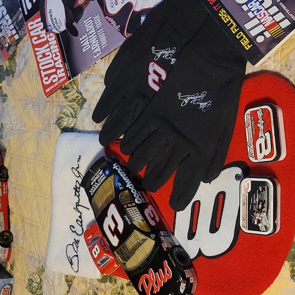 Dale Earnhardt items - Picture 2 of 6